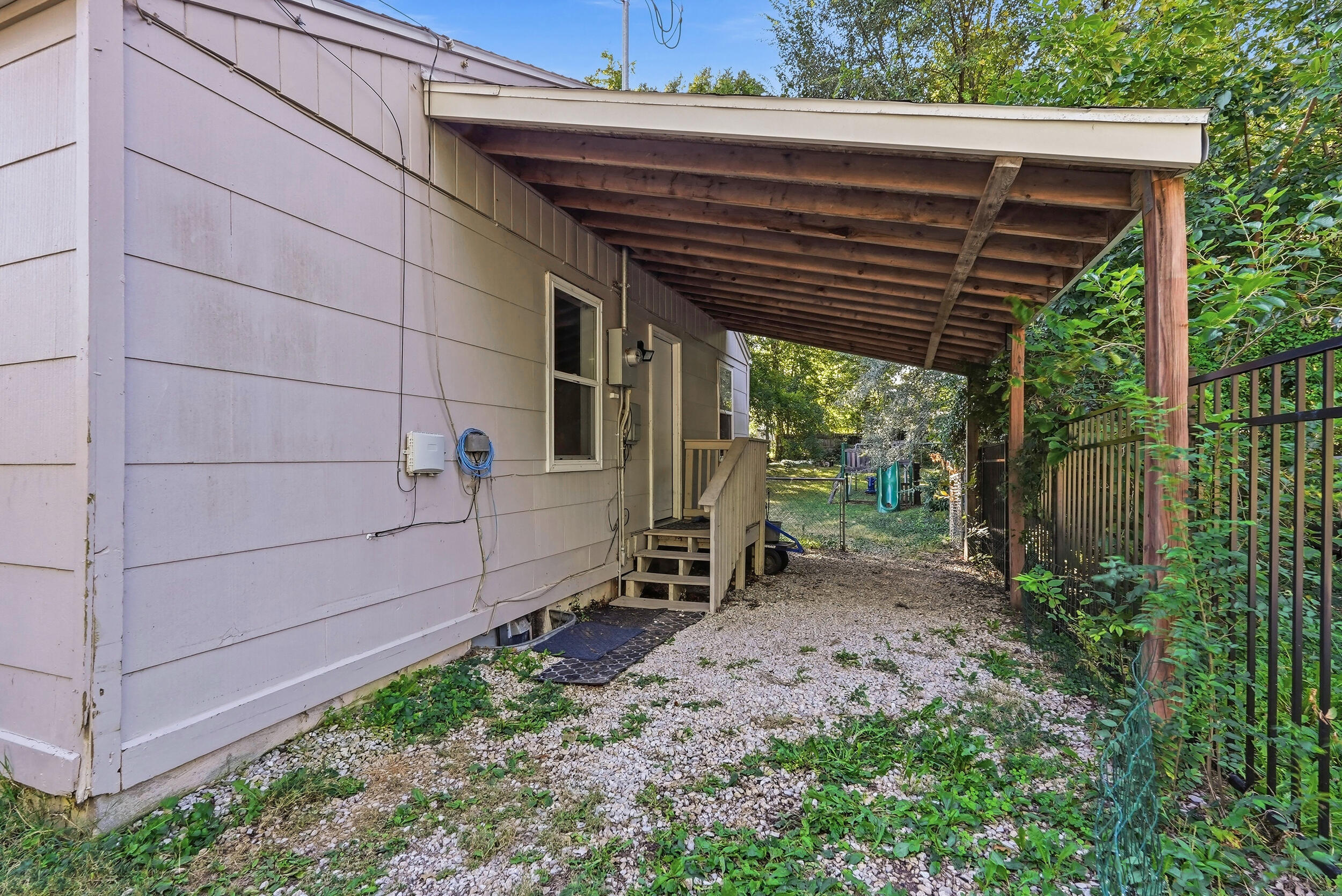 305 Hirth Ave Property Photo 28