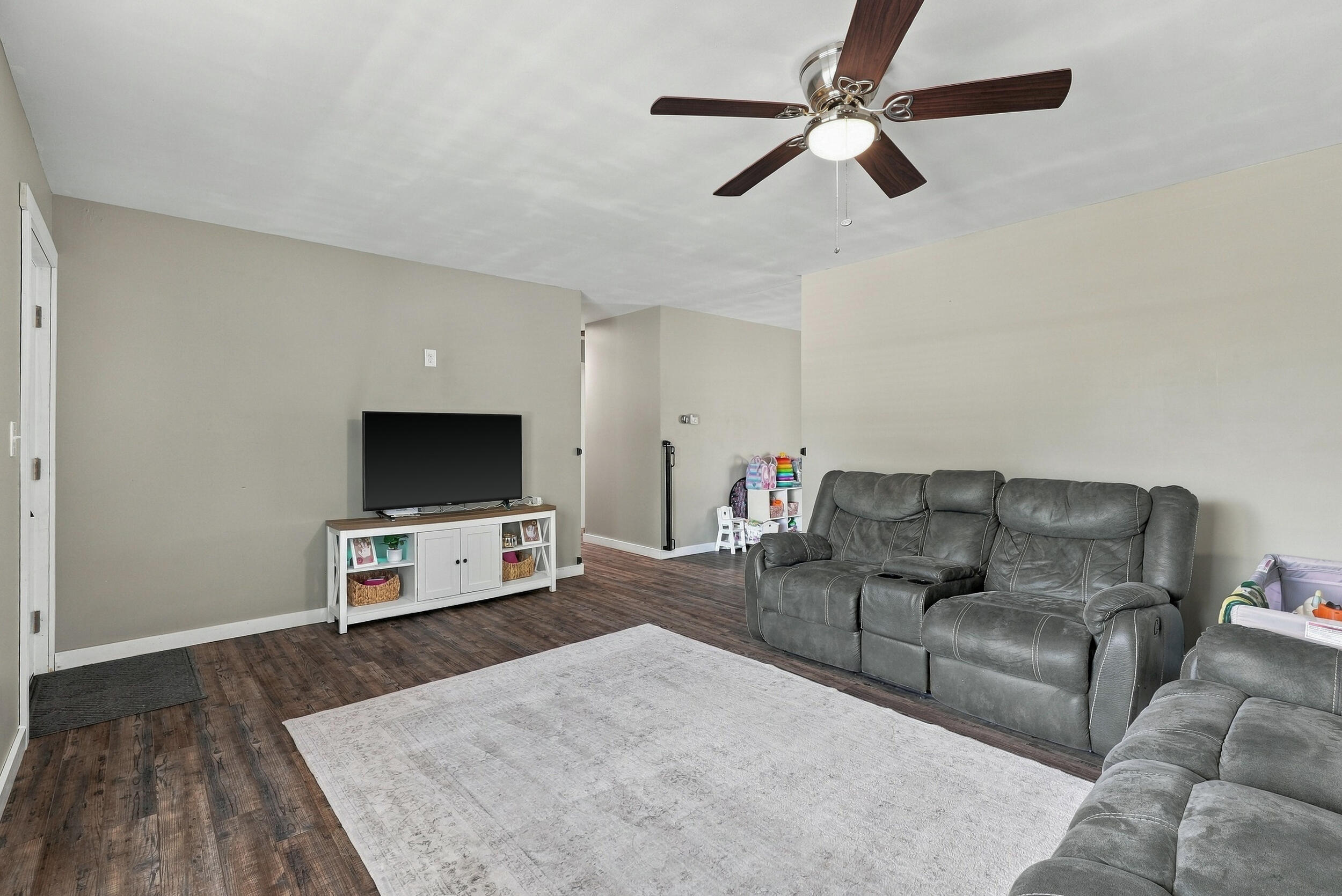 1733 County Road 2980 Property Photo 4