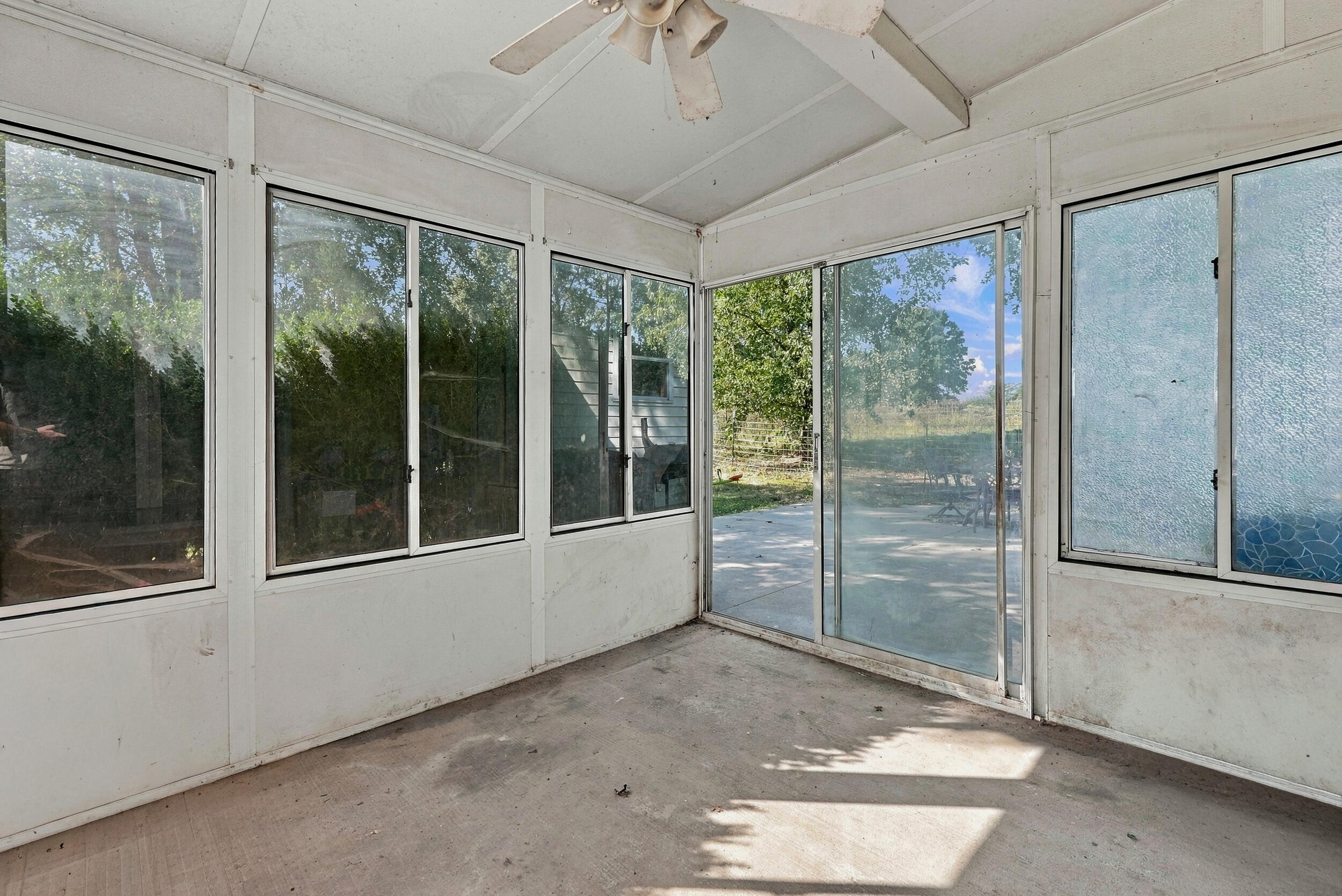 1733 County Road 2980 Property Photo 28
