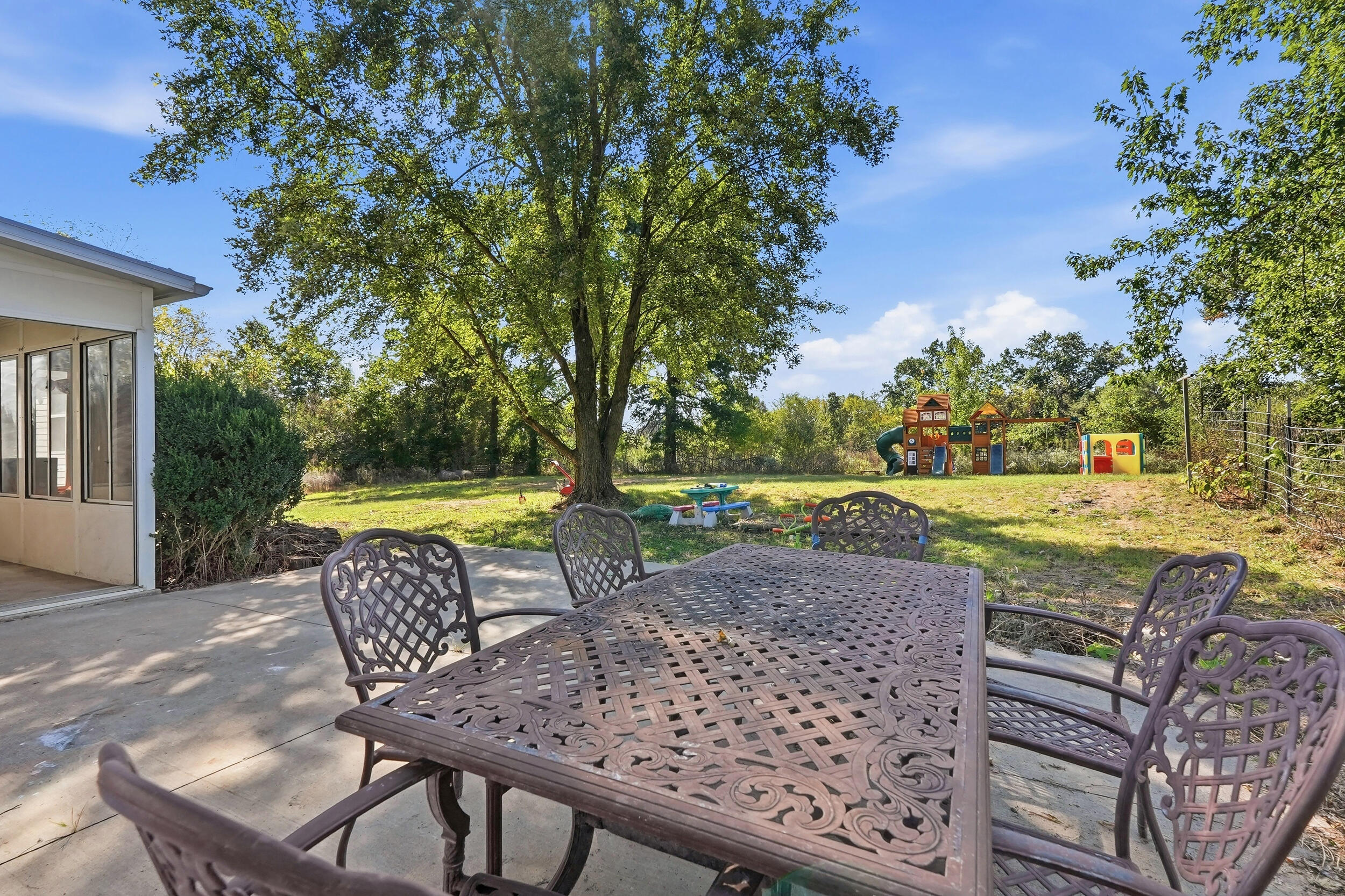 1733 County Road 2980 Property Photo 30