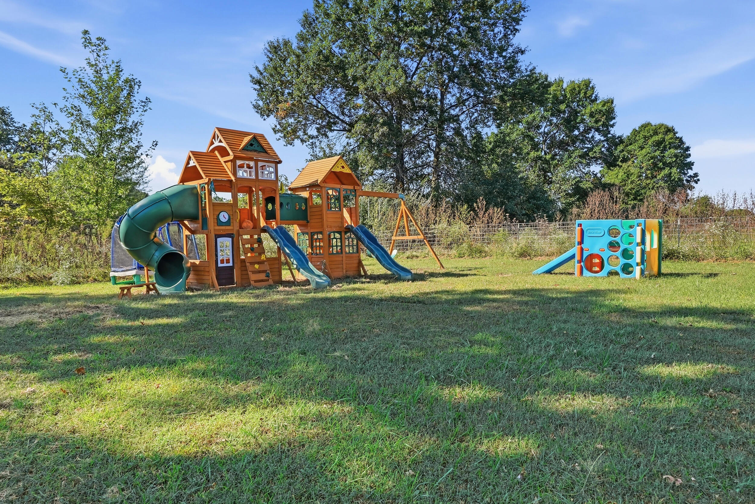1733 County Road 2980 Property Photo 33