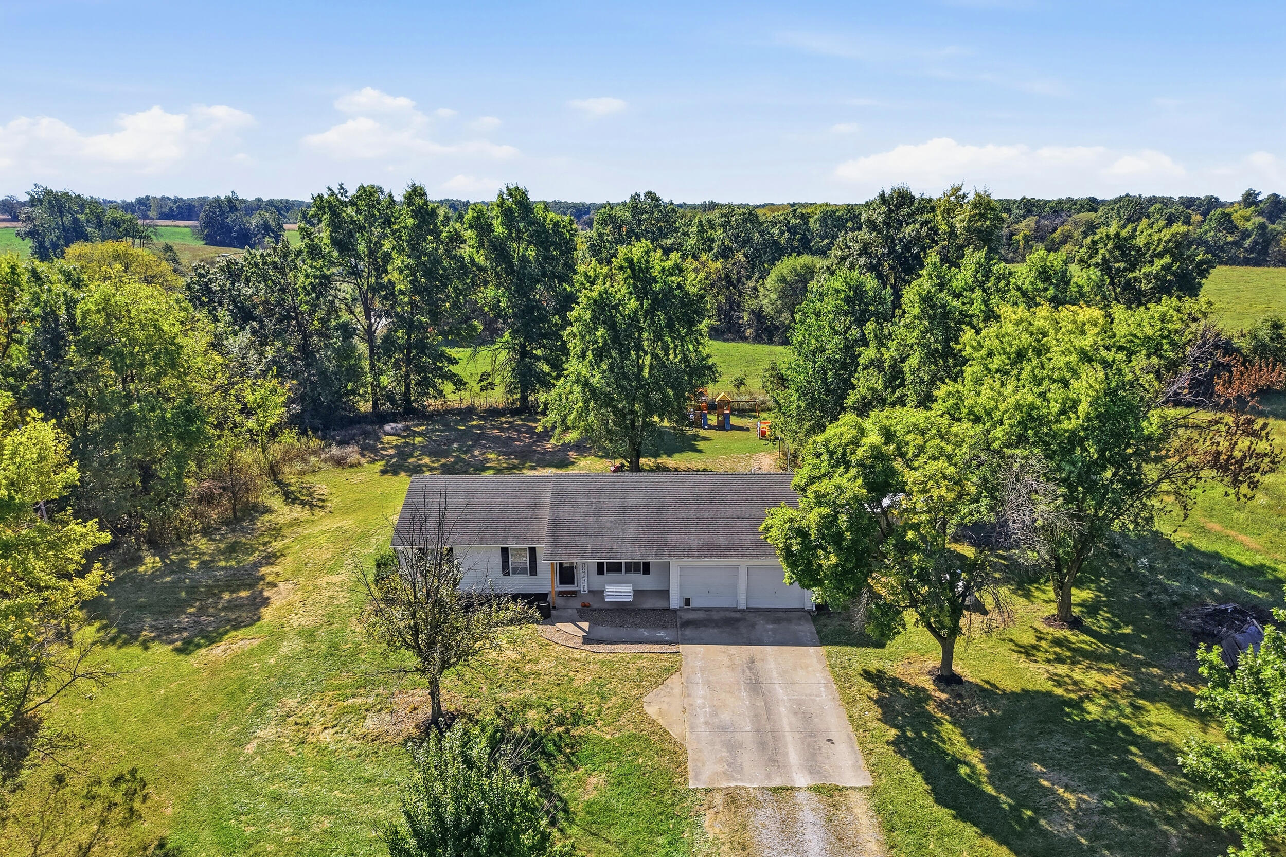 1733 County Road 2980 Property Photo 37