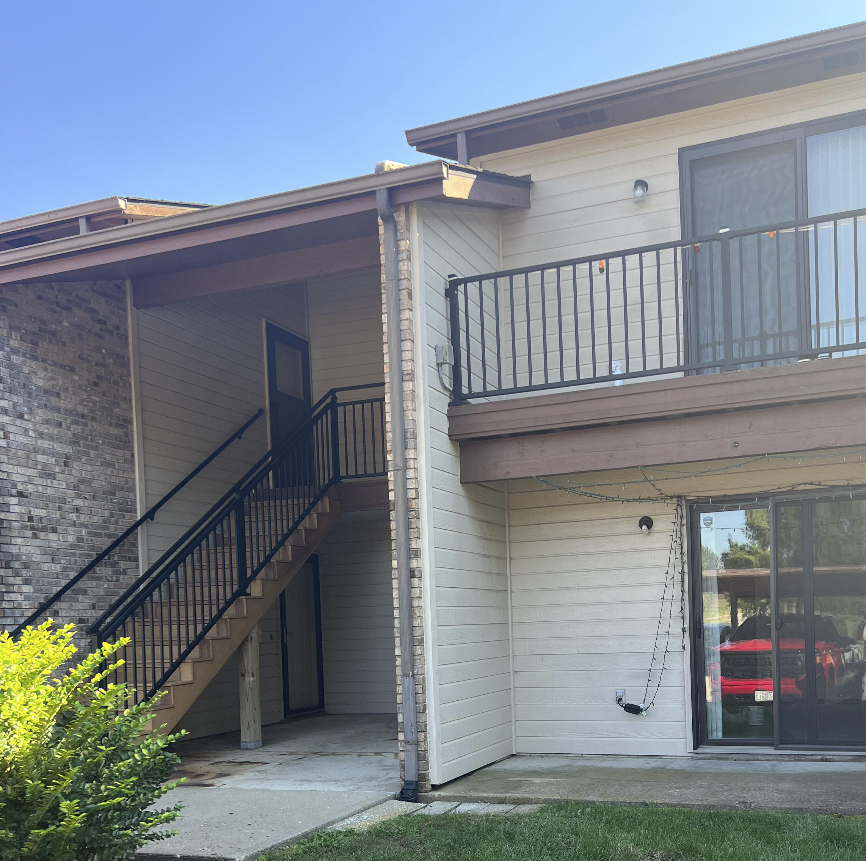 1885 N Waterfront Dr A Property Photo 1