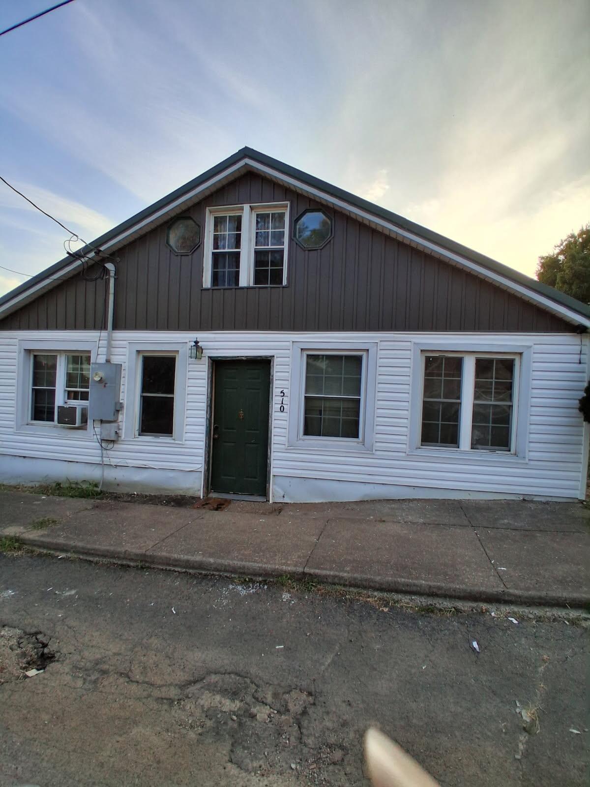 510-512 Villar St Property Photo 1