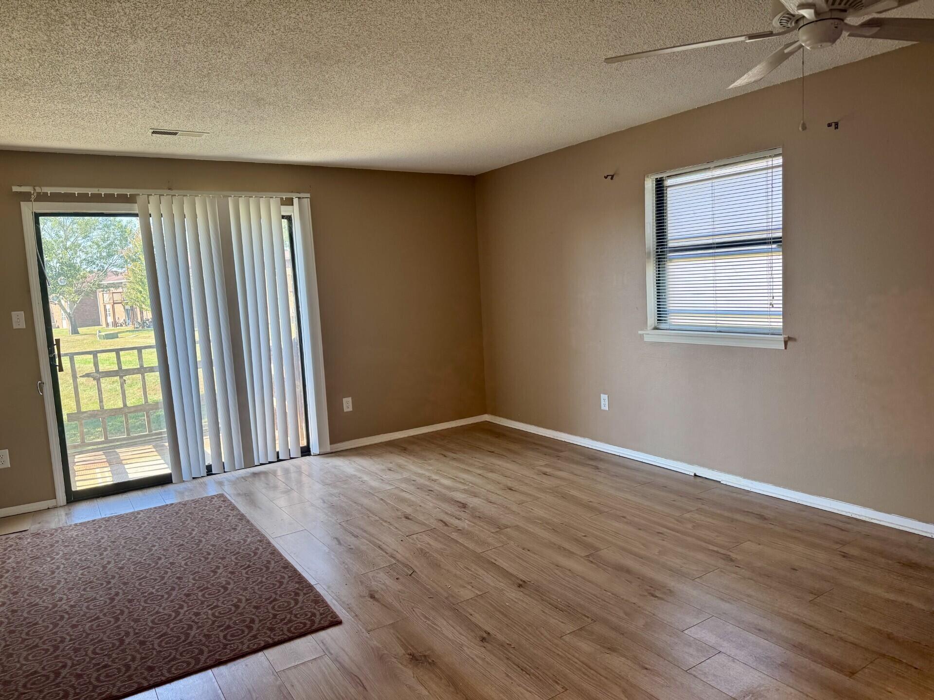 7 Diego Ct Apt B Property Photo 2