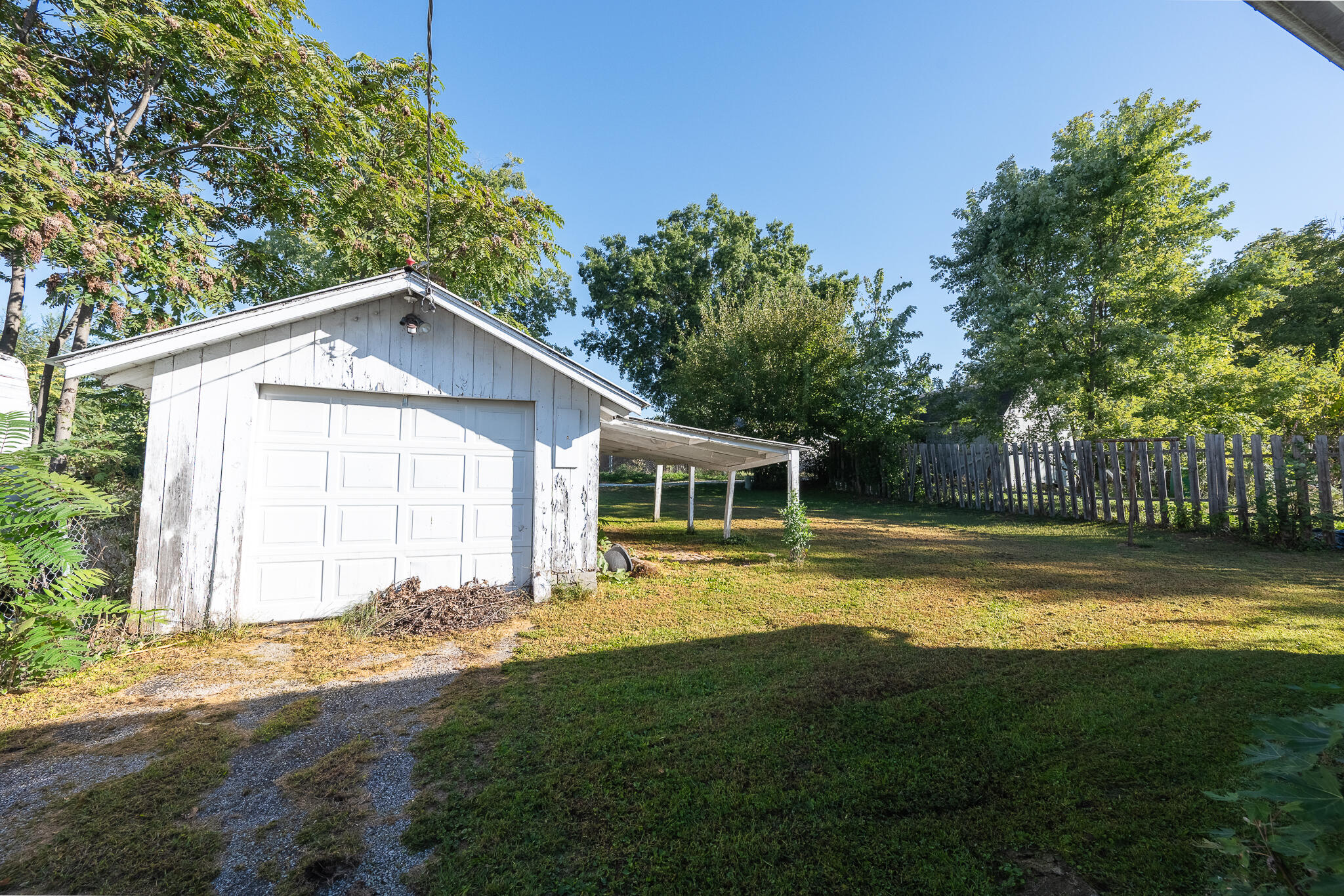 605 Farror St Property Photo 5
