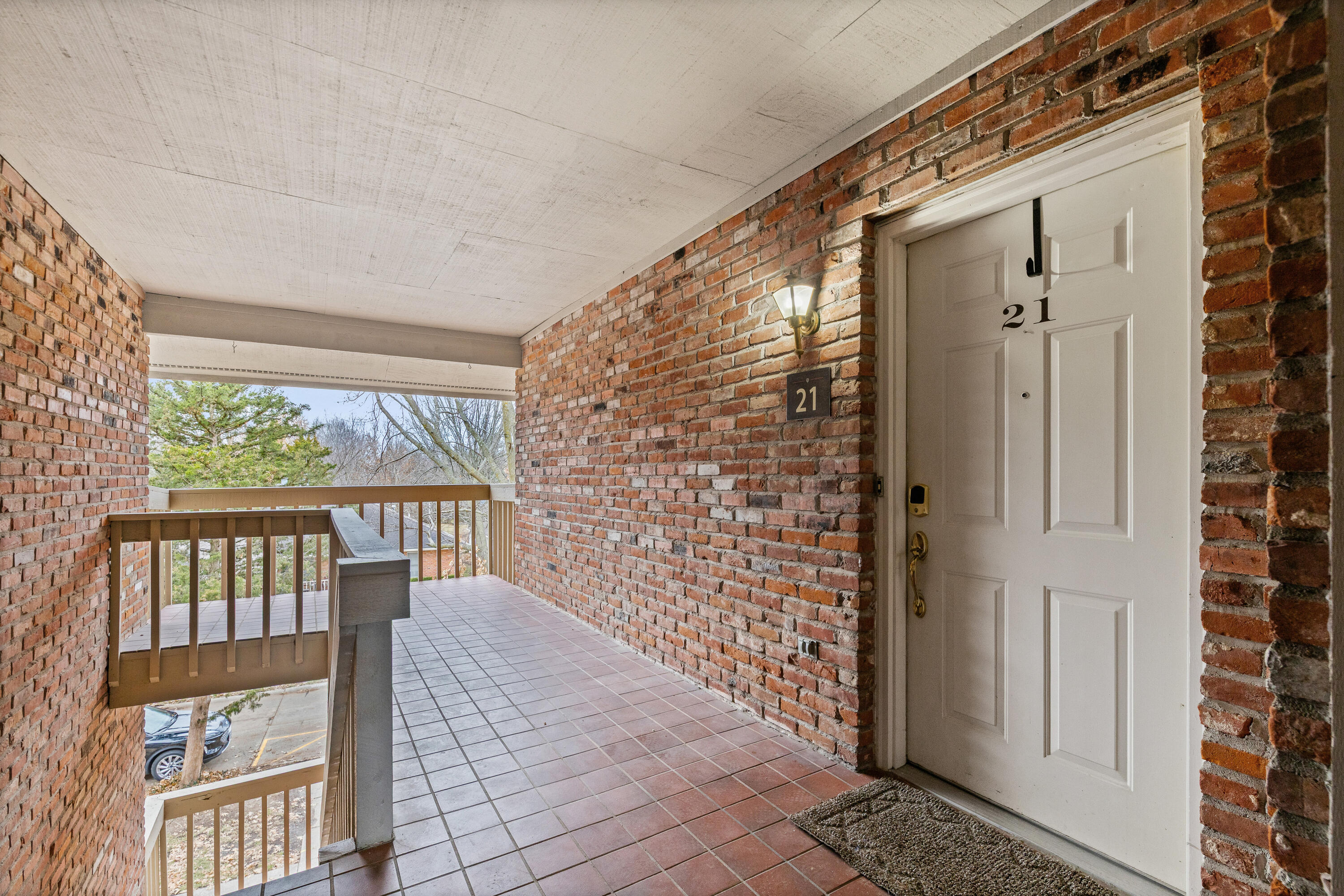 104 E Green Meadows Rd Property Photo 16