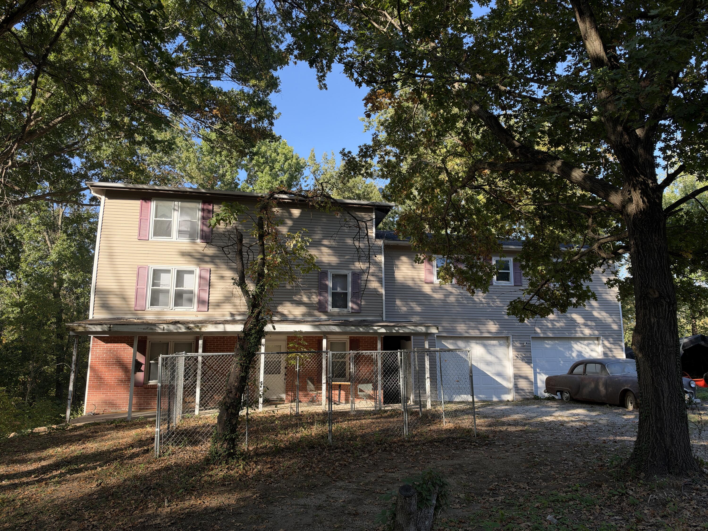 2411 N Earthland Rd Property Photo 1