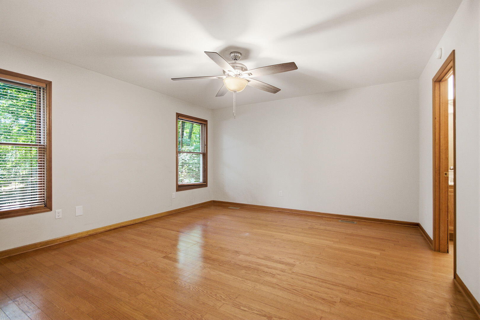409 Cedar Ln Property Photo 10
