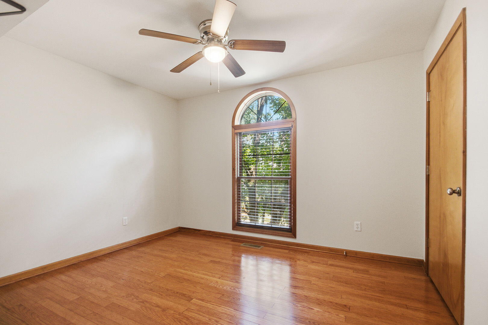 409 Cedar Ln Property Photo 29