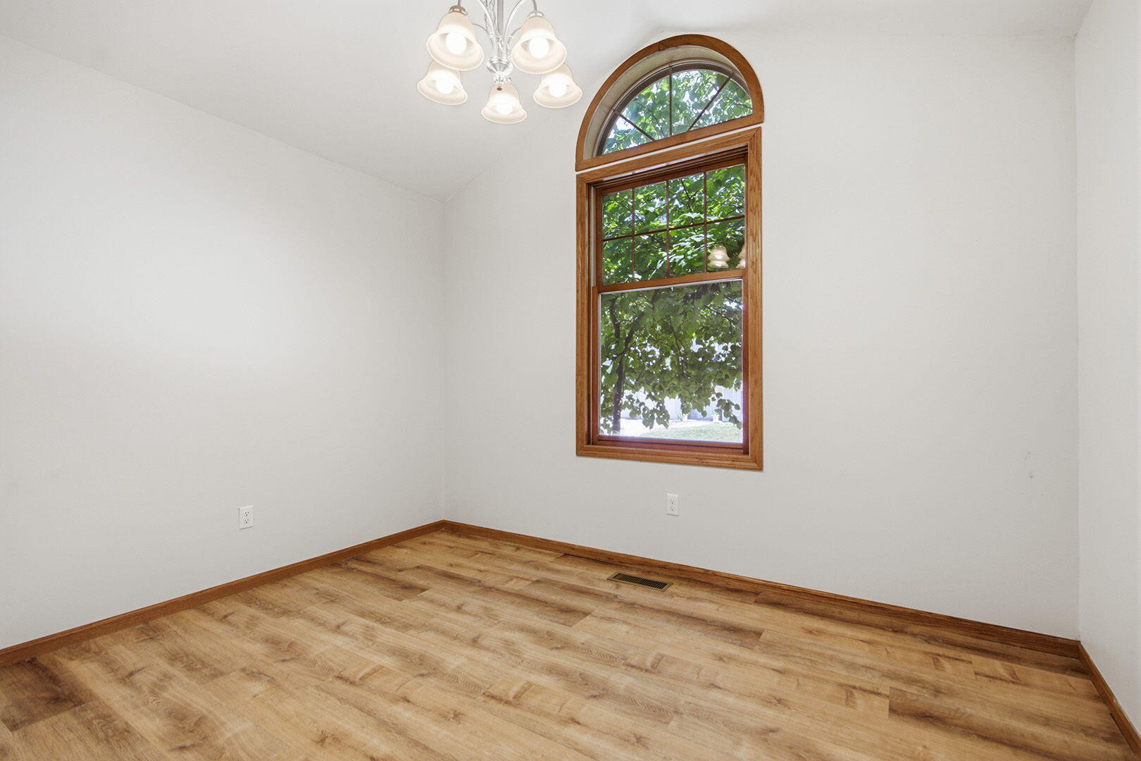 409 Cedar Ln Property Photo 35