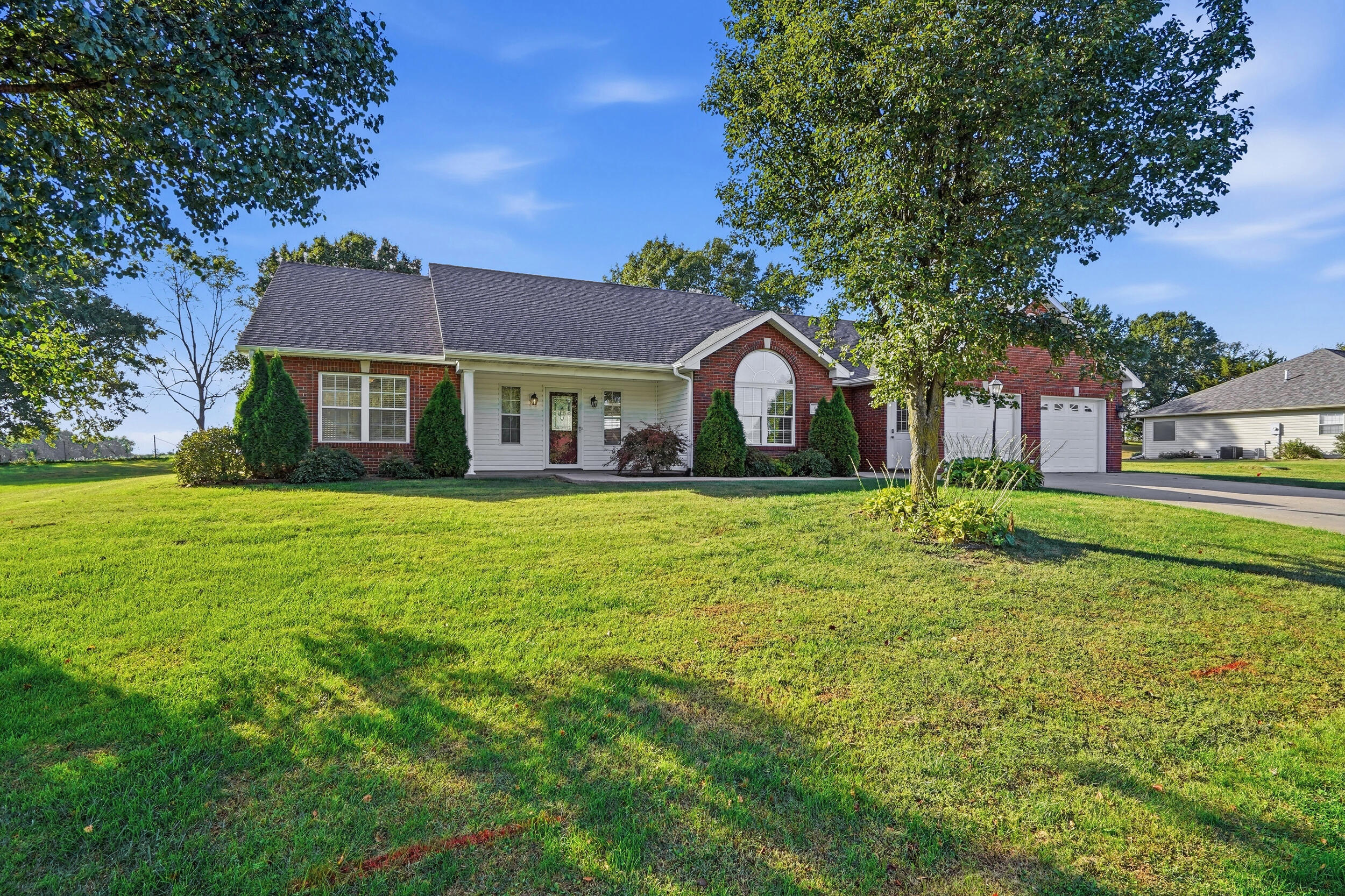 65 Sterling Brock Dr Property Photo 1