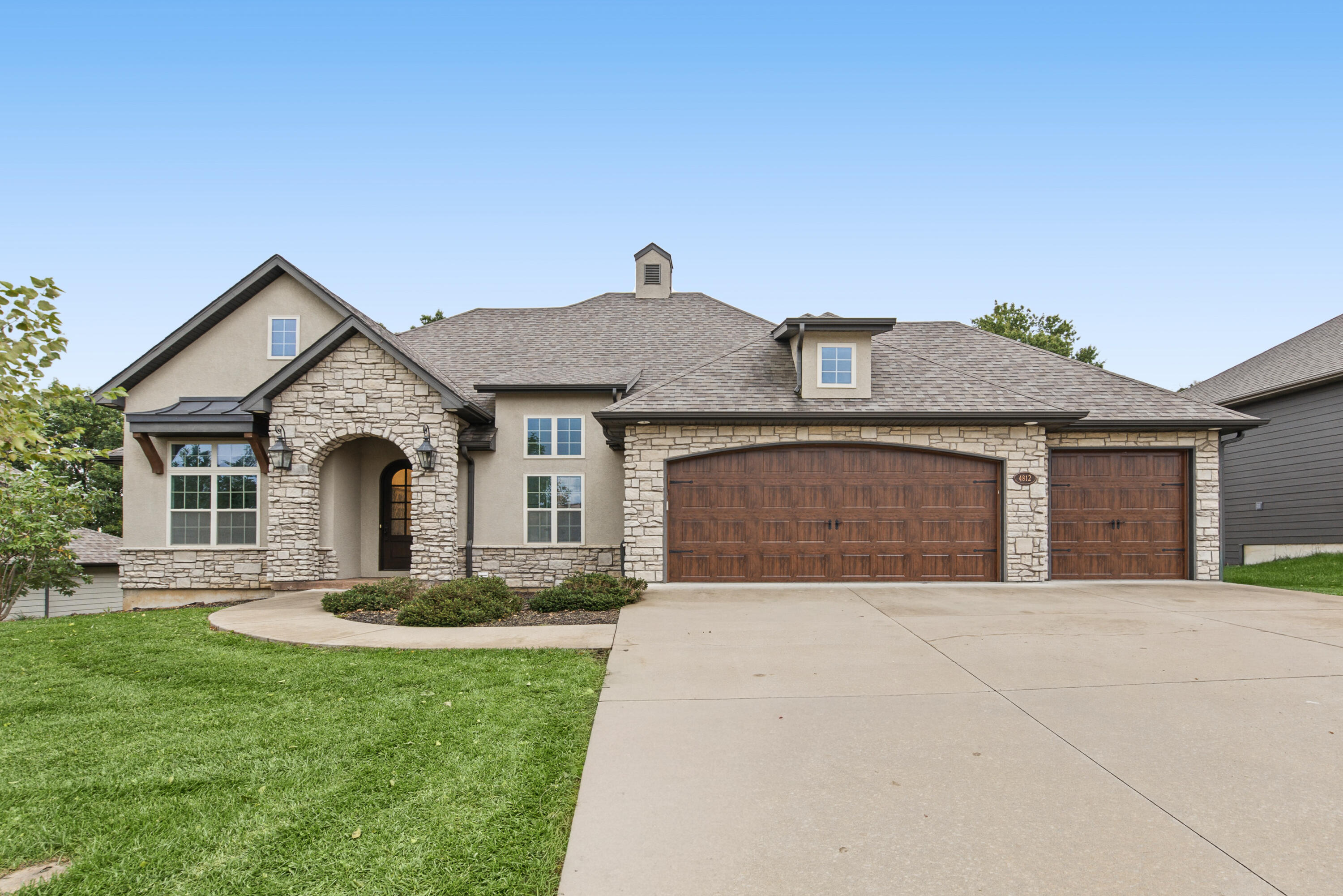 4812 Hazeltine Ct Property Photo 1
