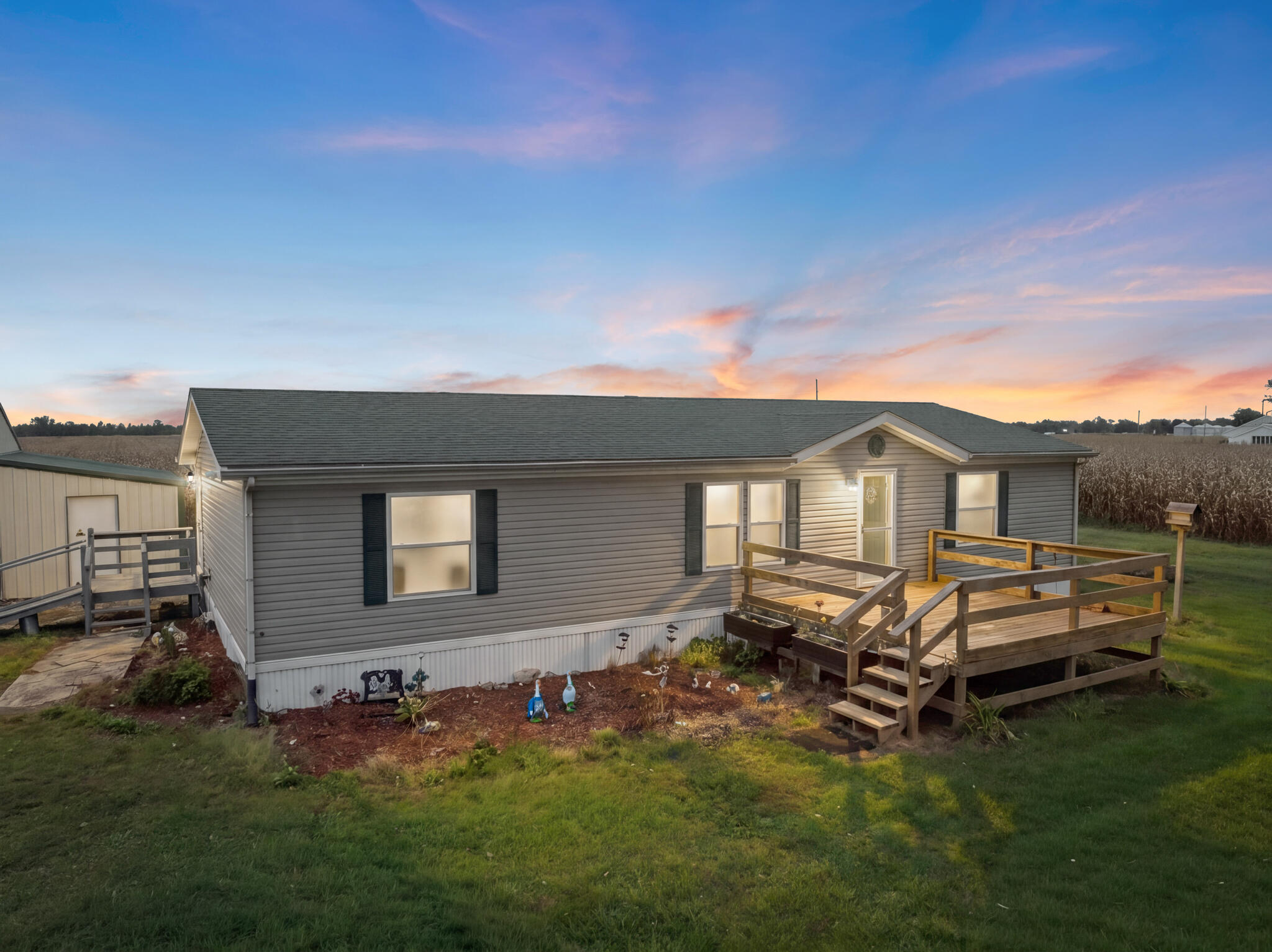 36138 Highway 5 Property Photo 1