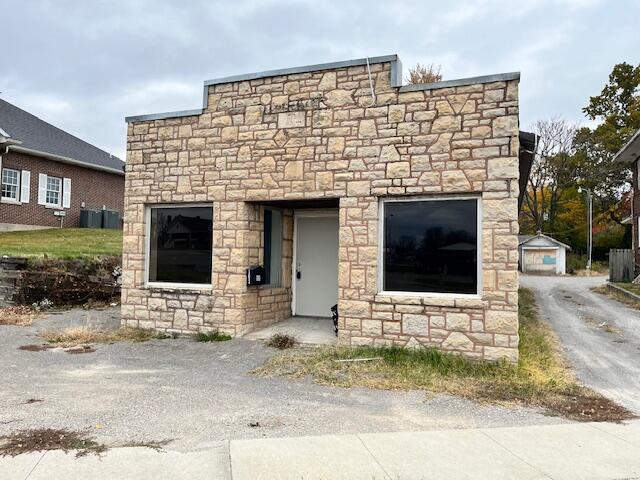 203 Saint Louis Ave Property Photo 1