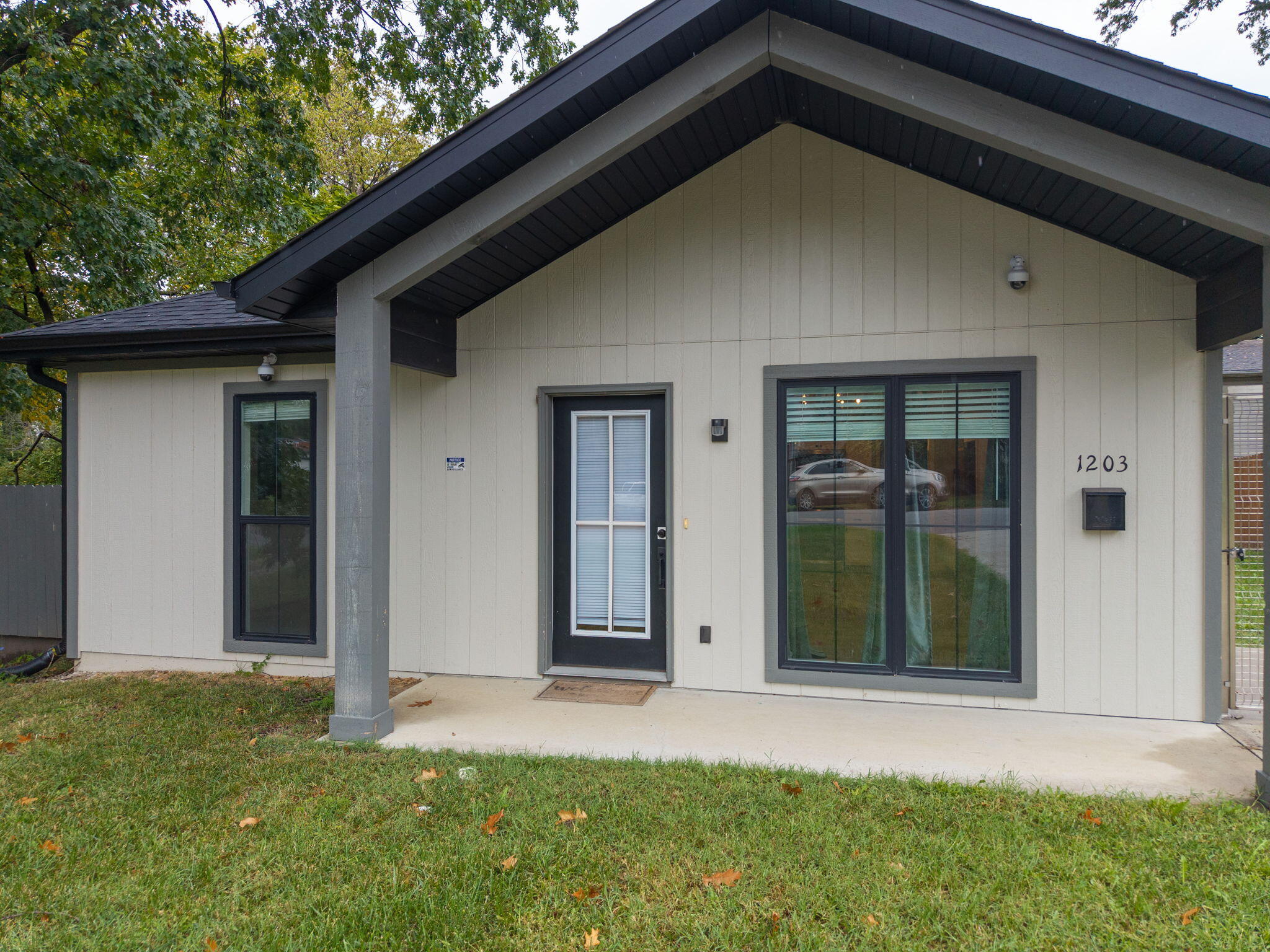 1203 Lakeview Ave Property Photo 4