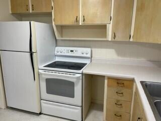 2013 Vine St Property Photo 6