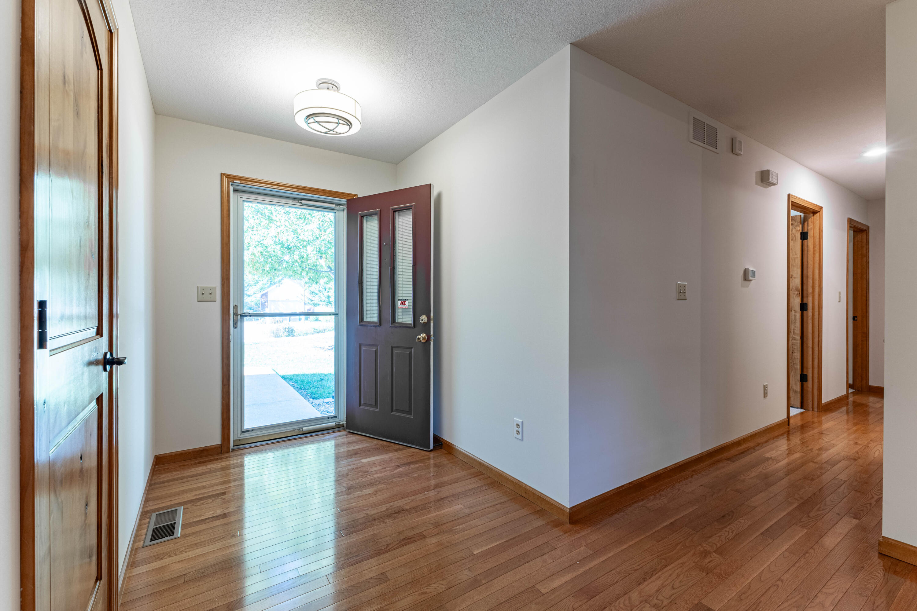 2904 Creekside Ct Property Photo 6