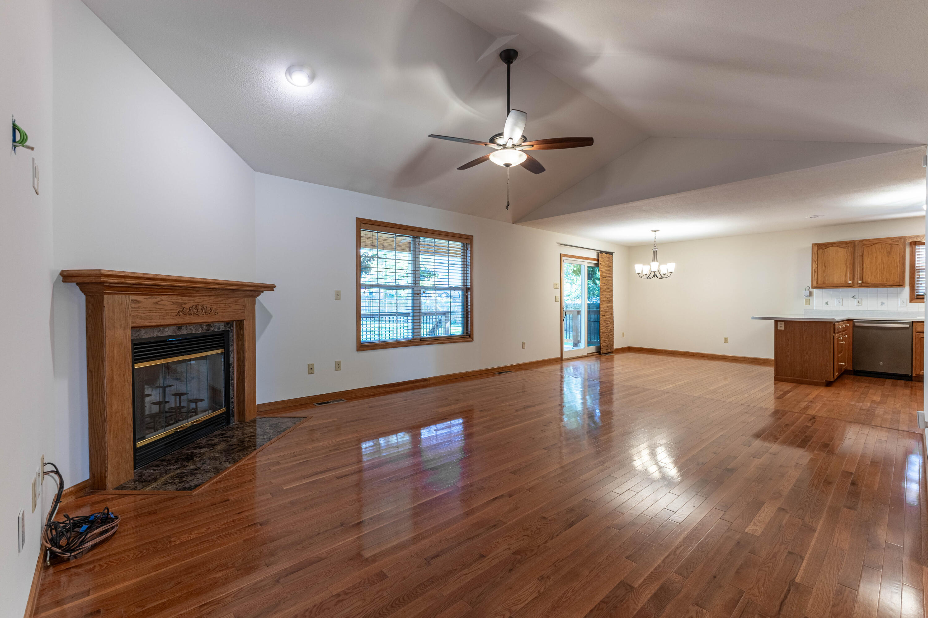 2904 Creekside Ct Property Photo 7