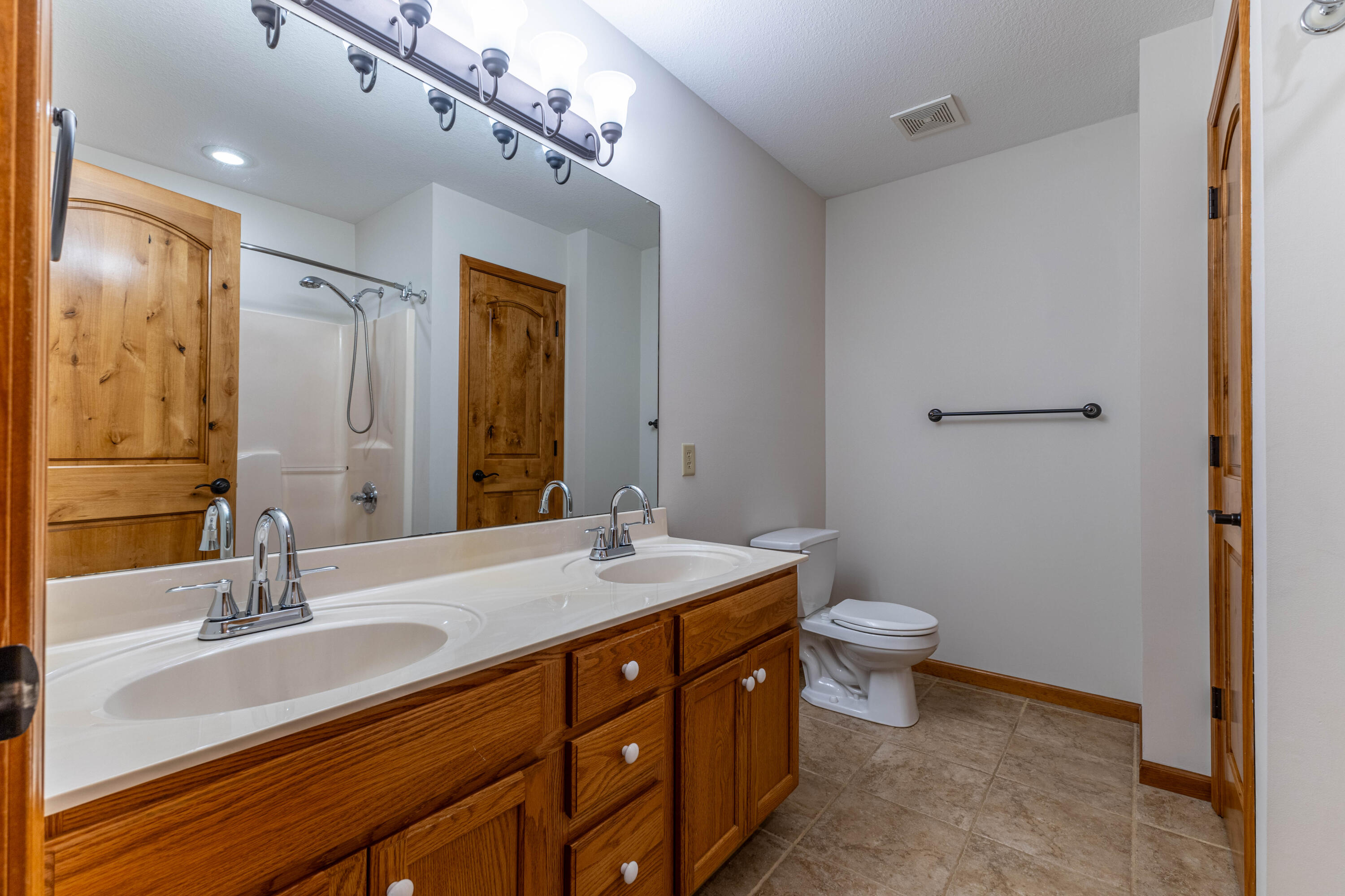 2904 Creekside Ct Property Photo 18