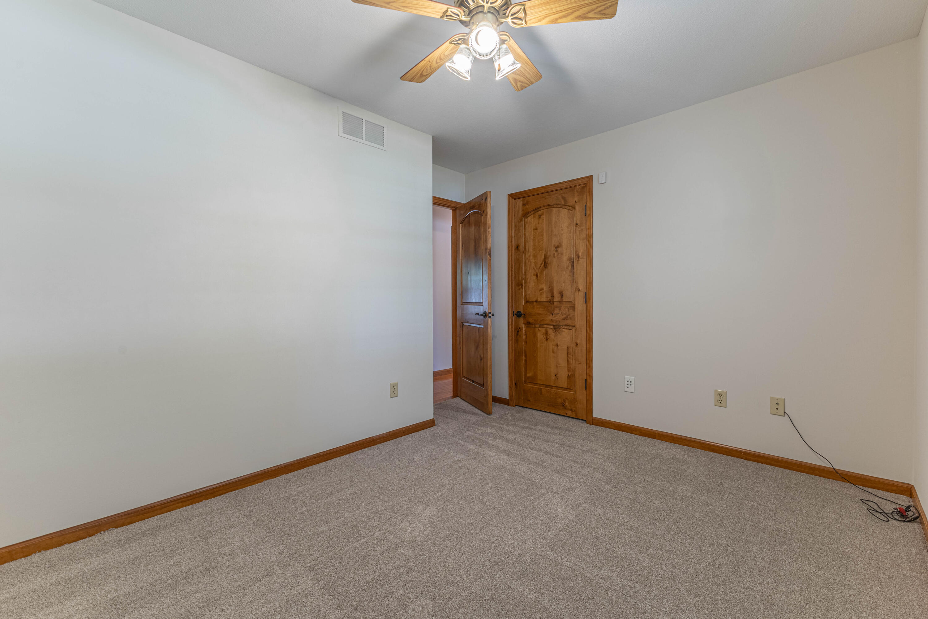 2904 Creekside Ct Property Photo 23