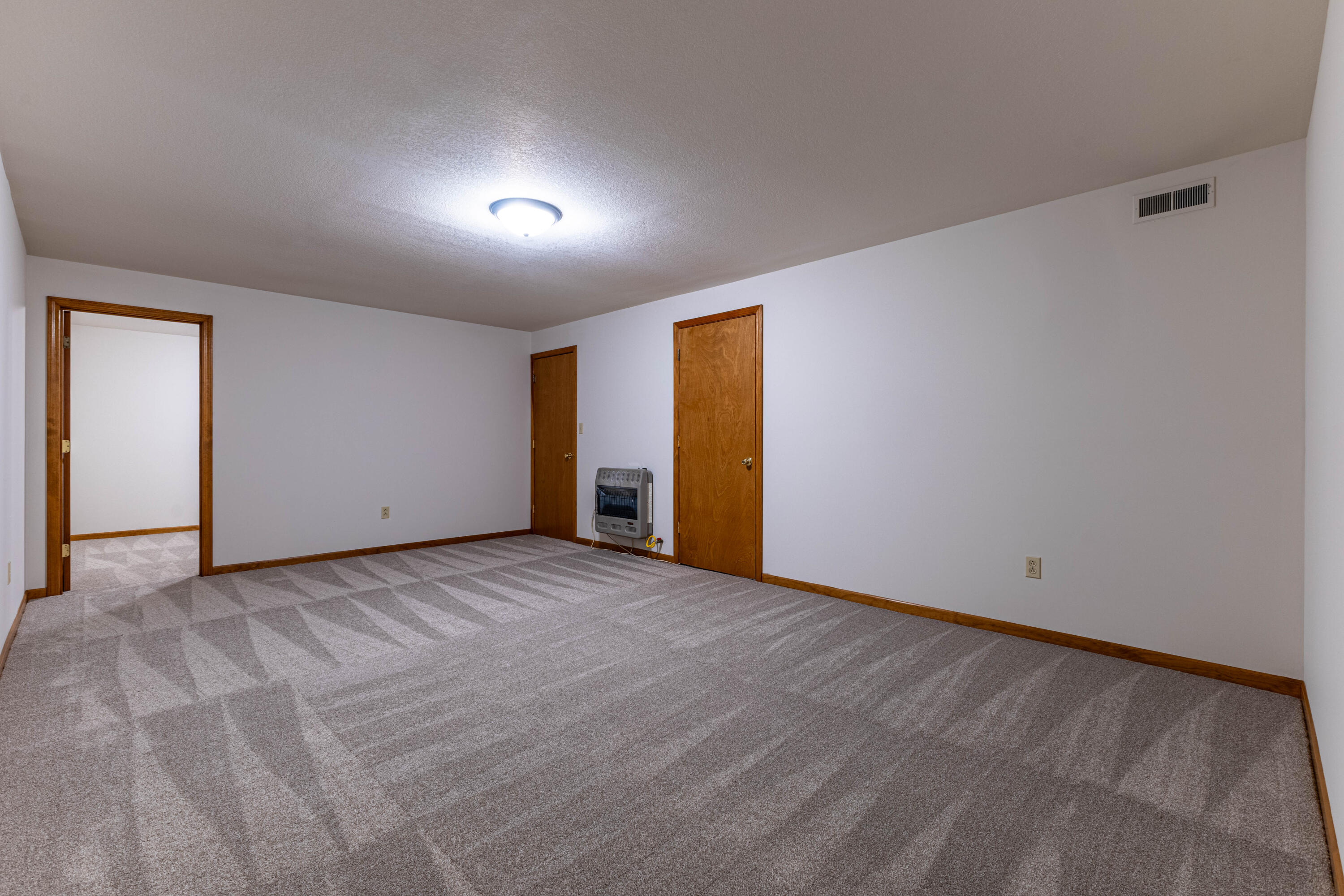 2904 Creekside Ct Property Photo 28