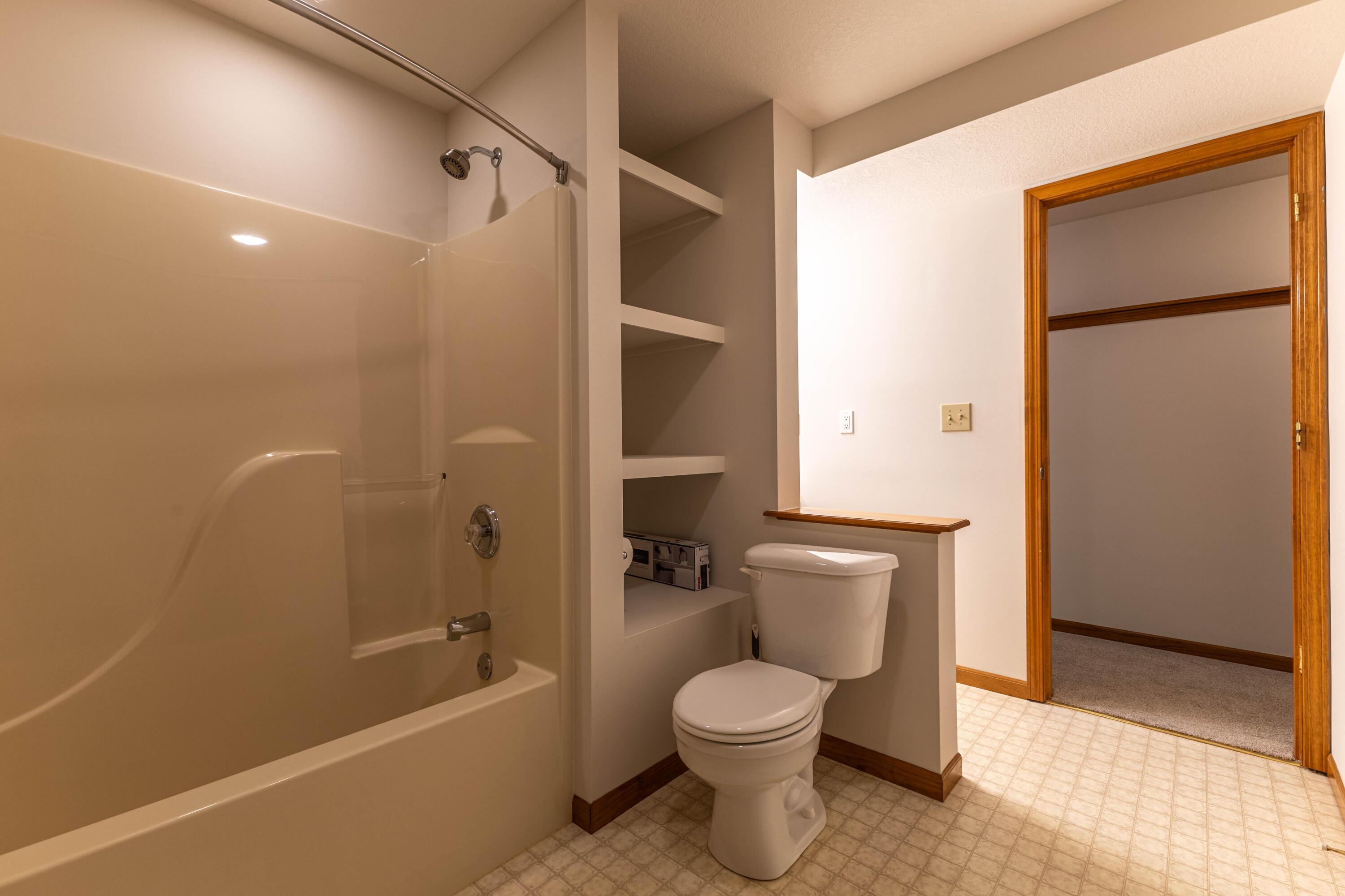2904 Creekside Ct Property Photo 32