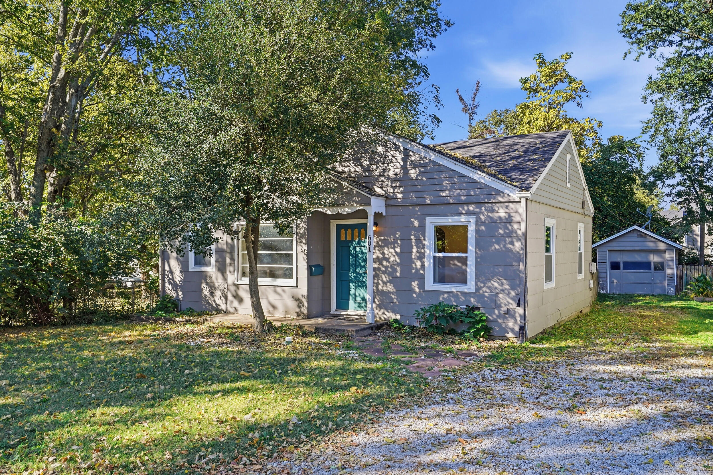 601 Paris Ct Property Photo 1