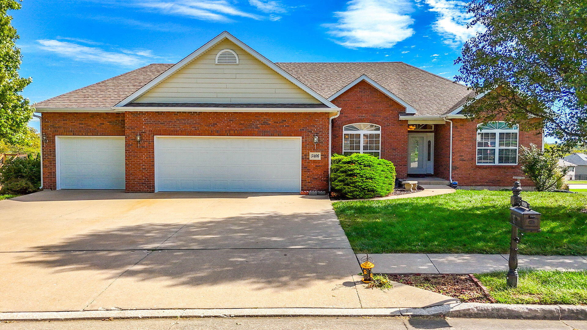 5406 Chamois Dr Property Photo 1