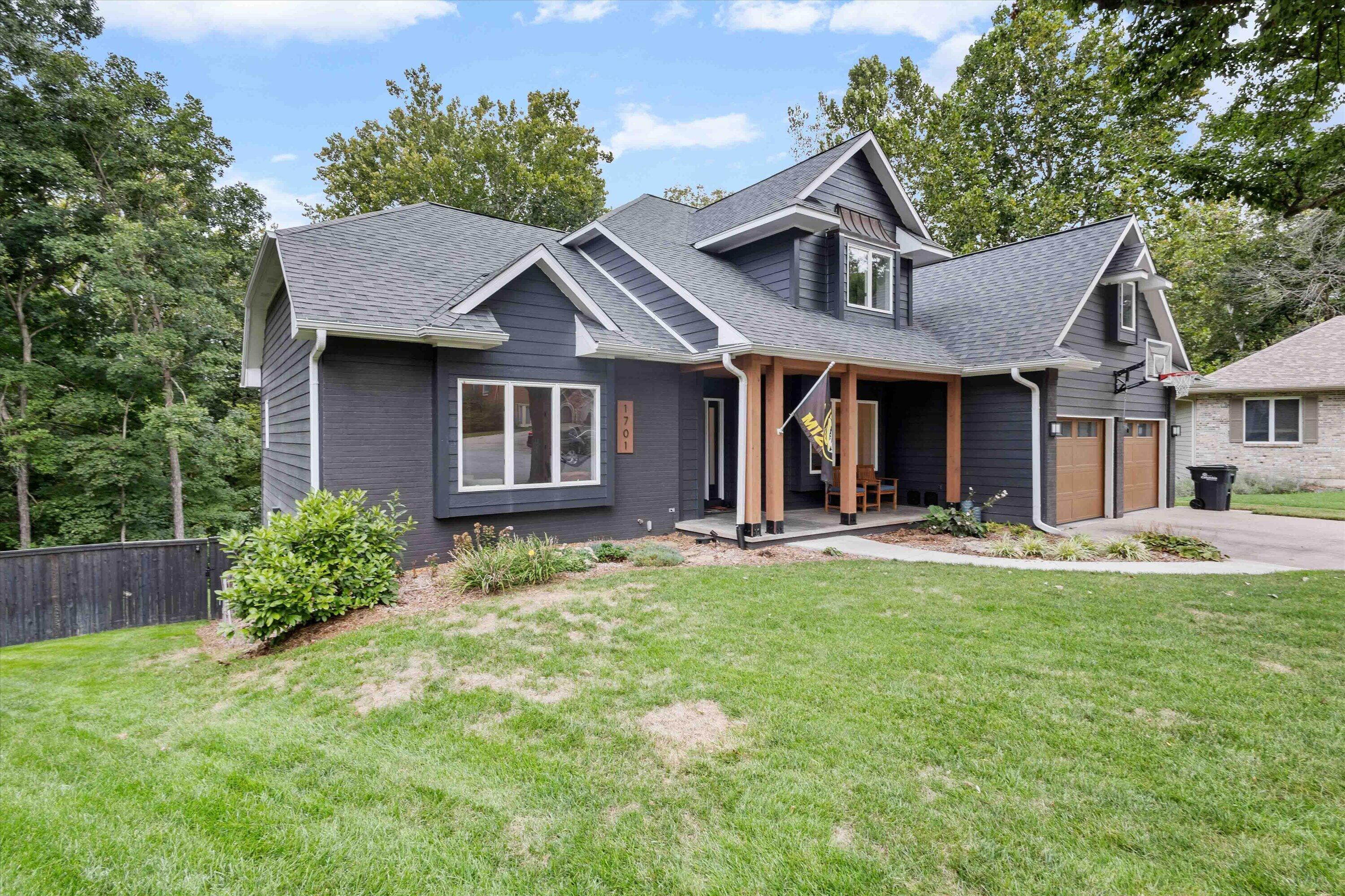 1701 RAINWOOD PL