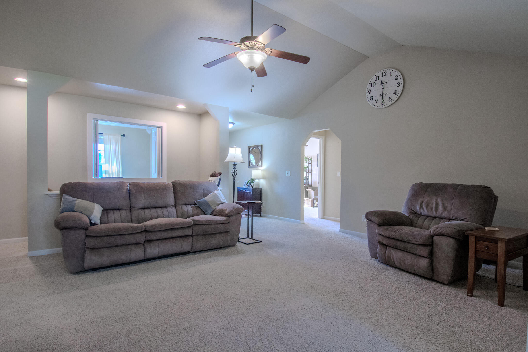 2057 Beelman Rd Property Photo 9