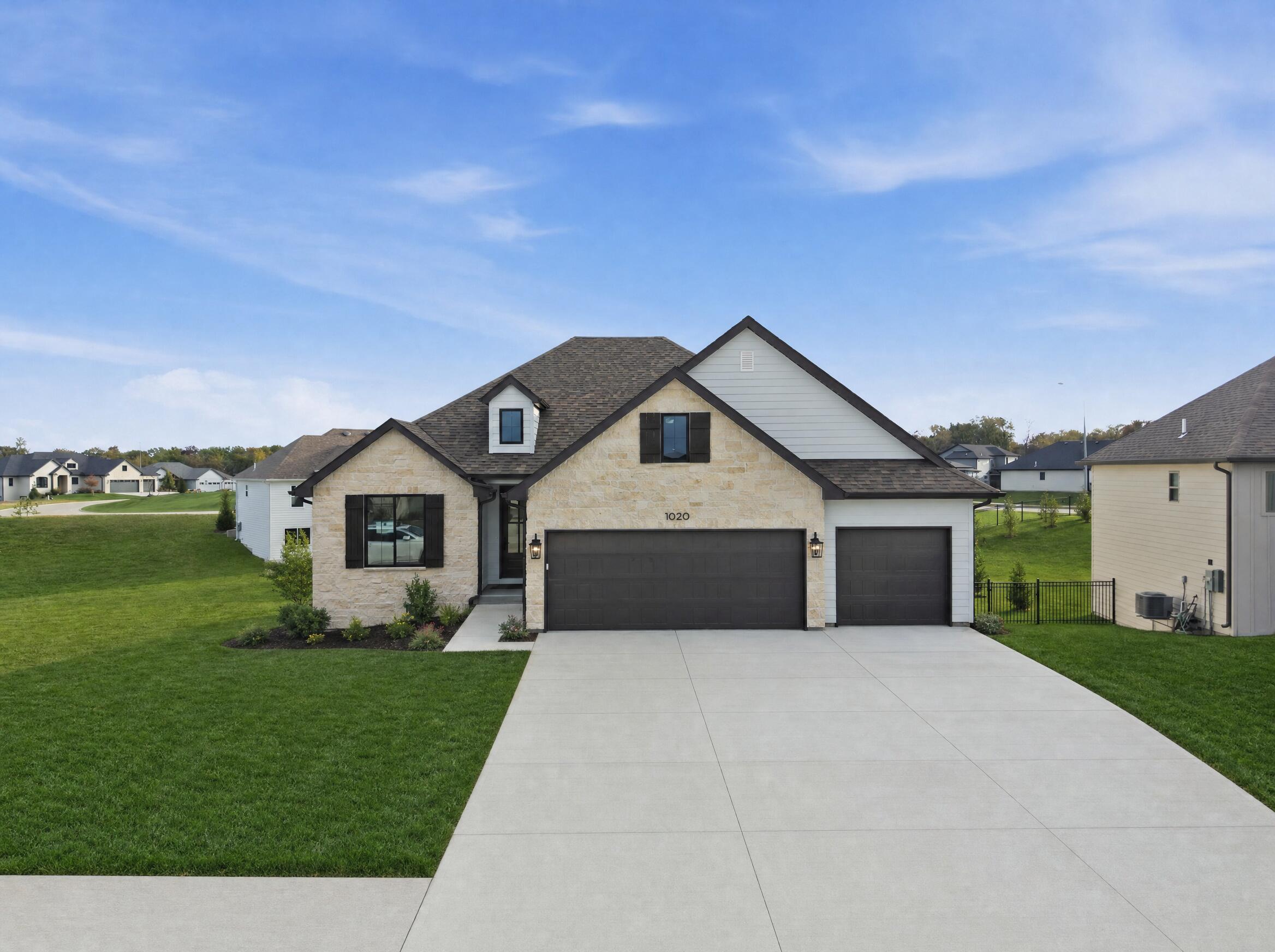 1020 Spyglass Ct Property Photo 1
