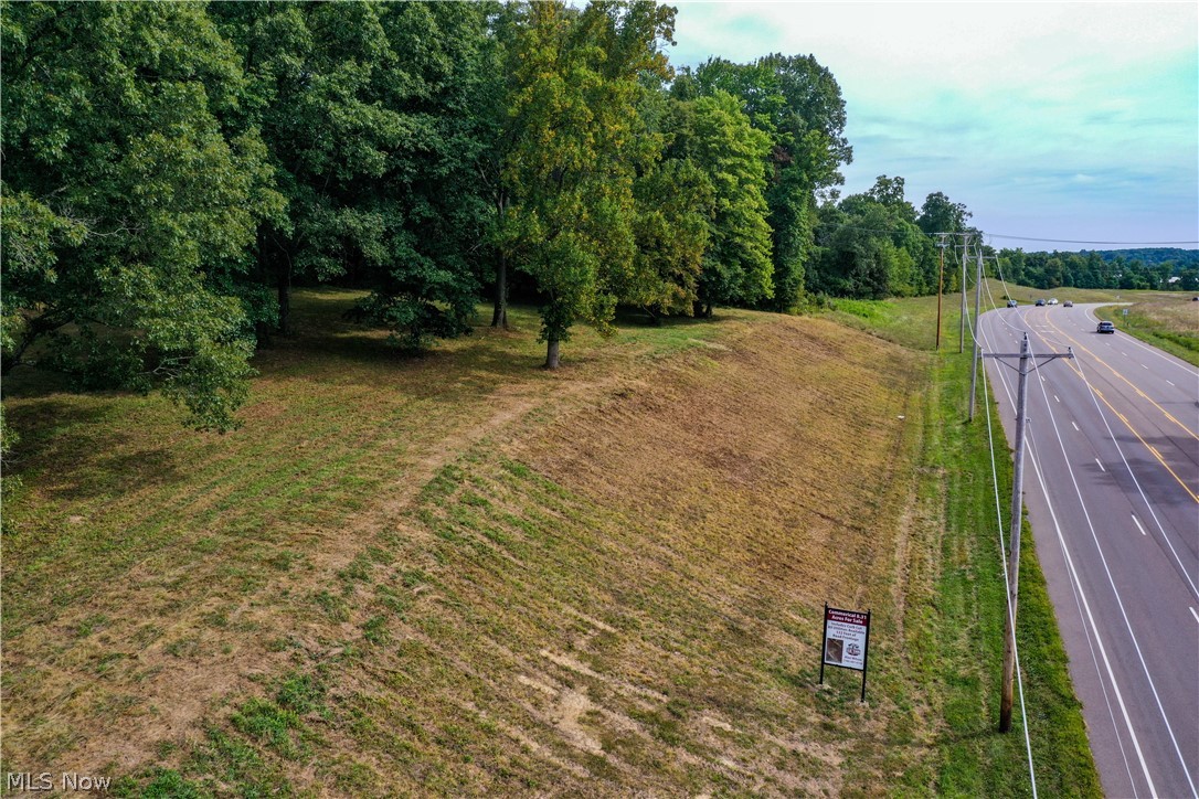 North Pointe Drive Property Photo 4