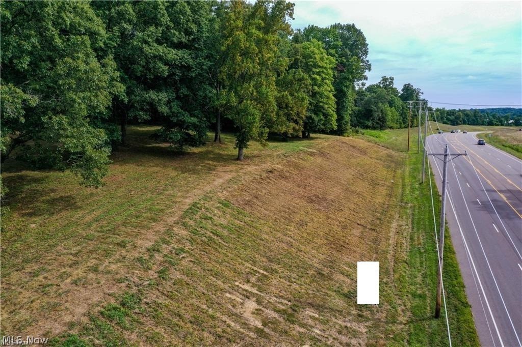 North Pointe Drive Property Photo 4