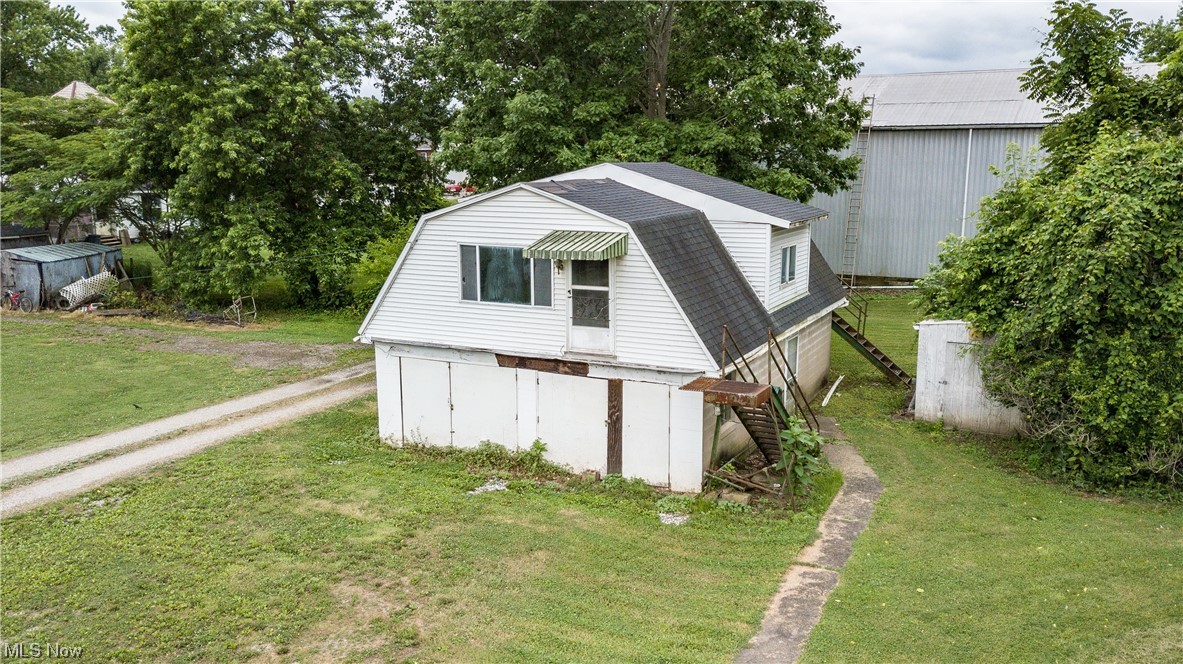 Front Street Property Photo 7