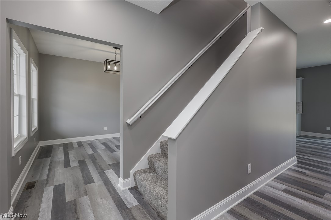 10527 Mogadore Avenue Nw Property Photo 2
