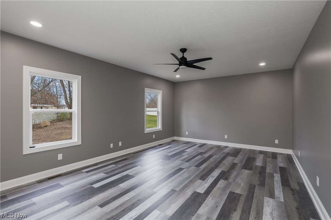 10527 Mogadore Avenue Nw Property Photo 4