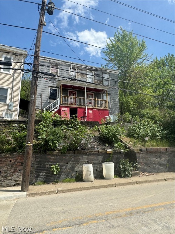 1010 & 1012 Marshall Street Property Photo 4
