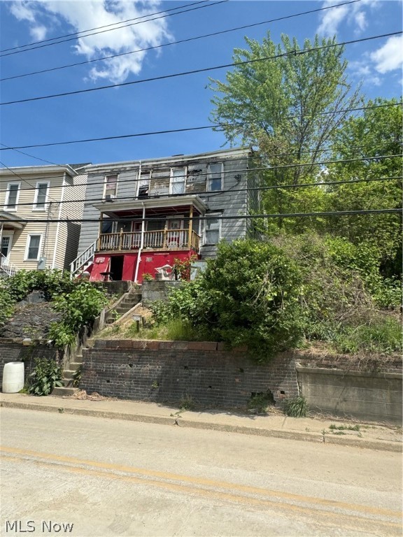 1010 & 1012 Marshall Street Property Photo 5