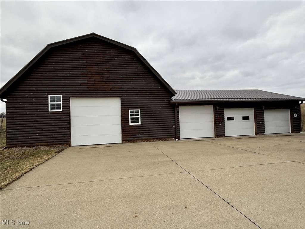 49851 White Feather Lane Property Photo 3