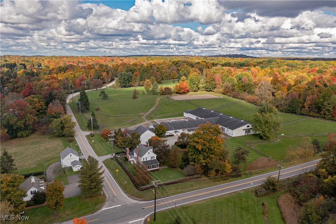 13829 County Line Road Property Photo 3