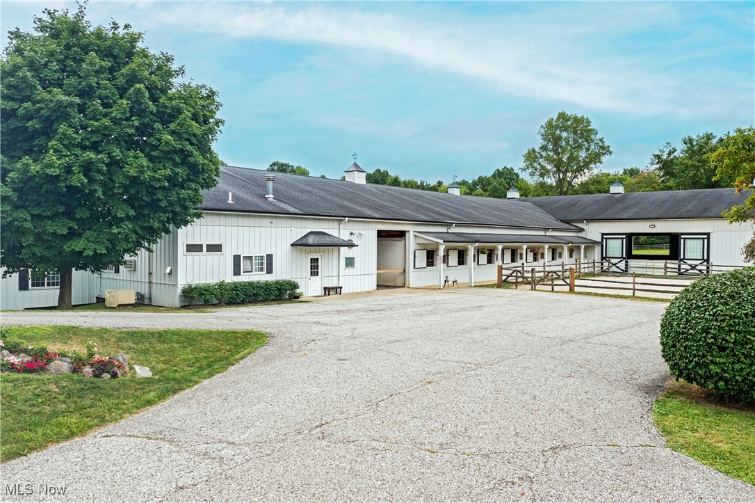 13829 County Line Road Property Photo 7