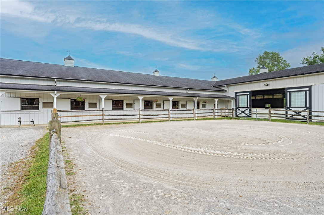 13829 County Line Road Property Photo 10