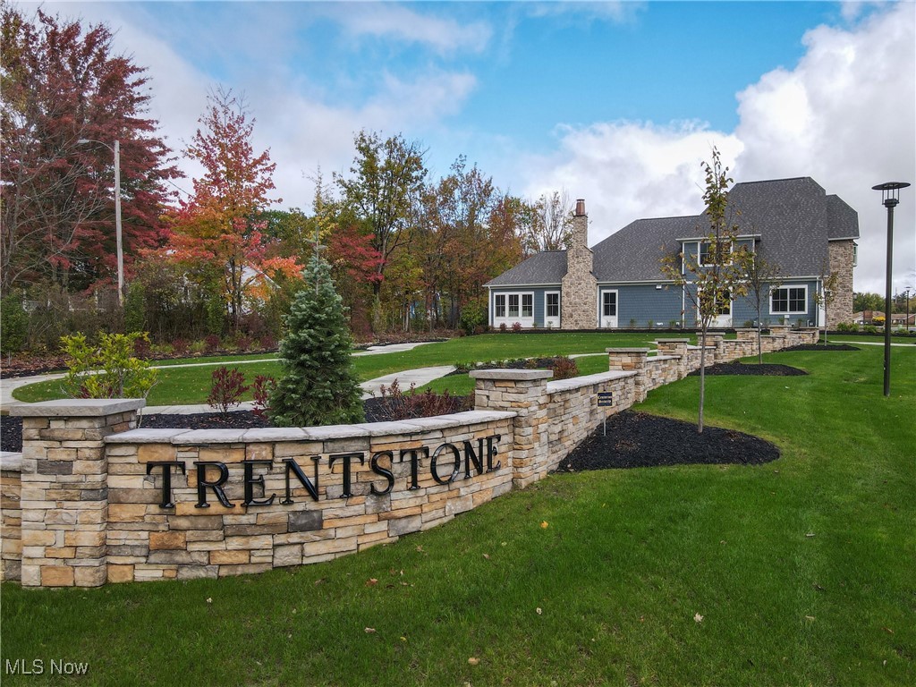 S/l 8 Trentstone Circle Property Photo 3