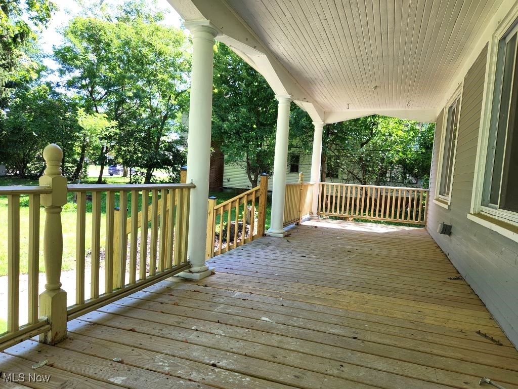 18112 Chagrin Boulevard Property Photo 8