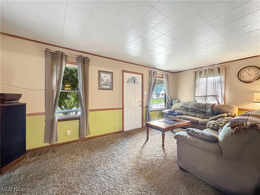 147 Champion Avenue E Property Photo 4