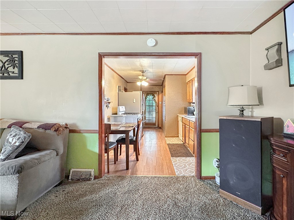 147 Champion Avenue E Property Photo 5