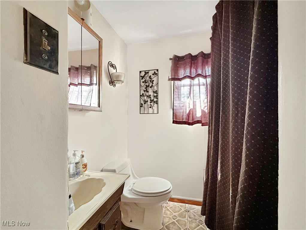 147 Champion Avenue E Property Photo 12
