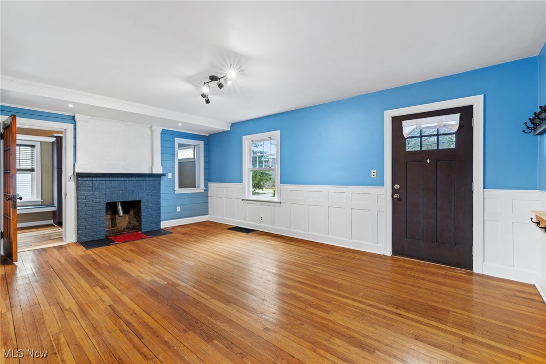 2553 N River Road Ne Property Photo 6