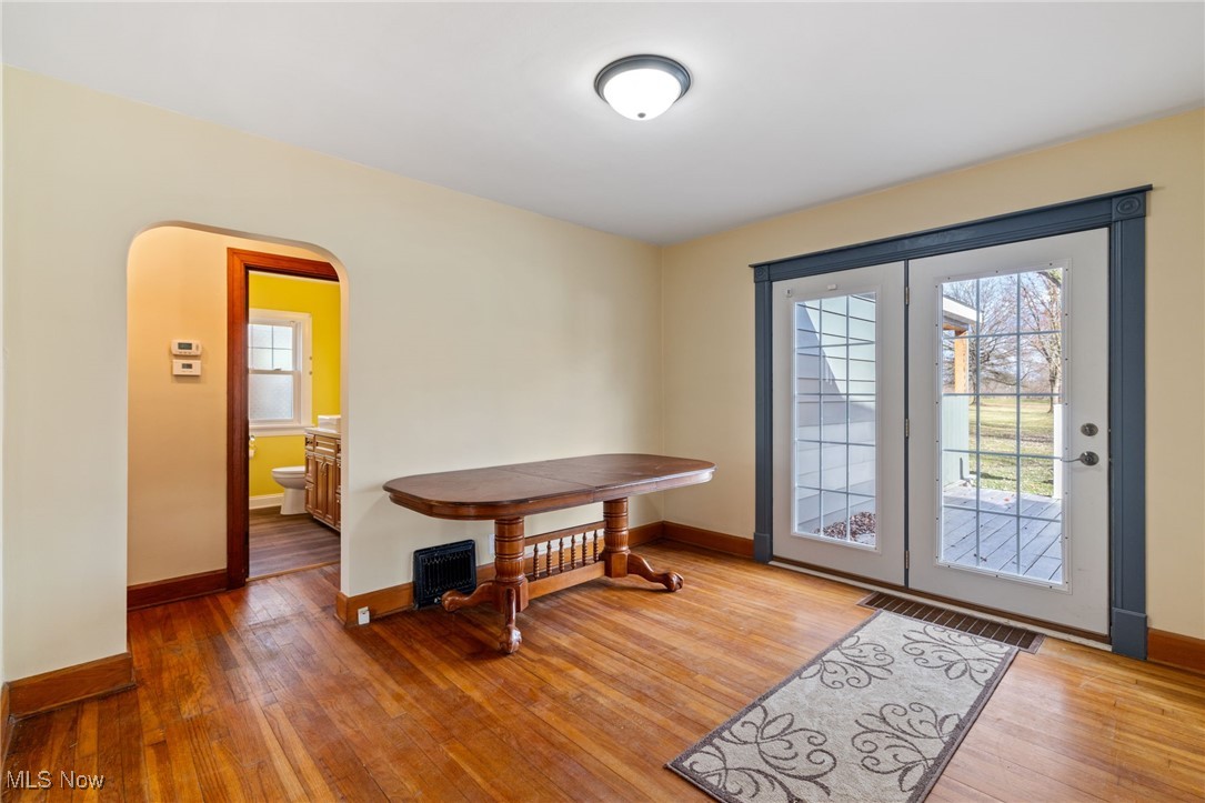 2553 N River Road Ne Property Photo 11